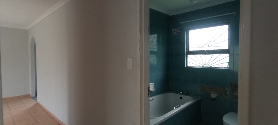 3 Bedroom Property for Sale in Sunnyridge Eastern Cape